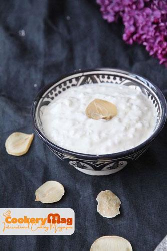 persian shallot yogurt