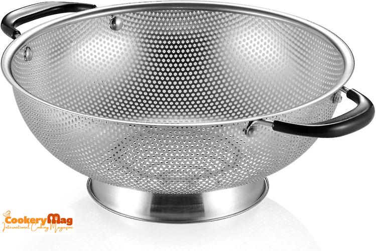 Metal colander