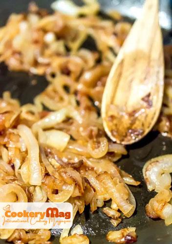 caramelized onions with garlic