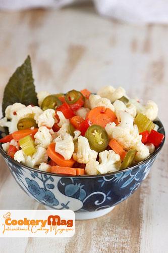 How to Make Quick Hot Pickled Vegetable